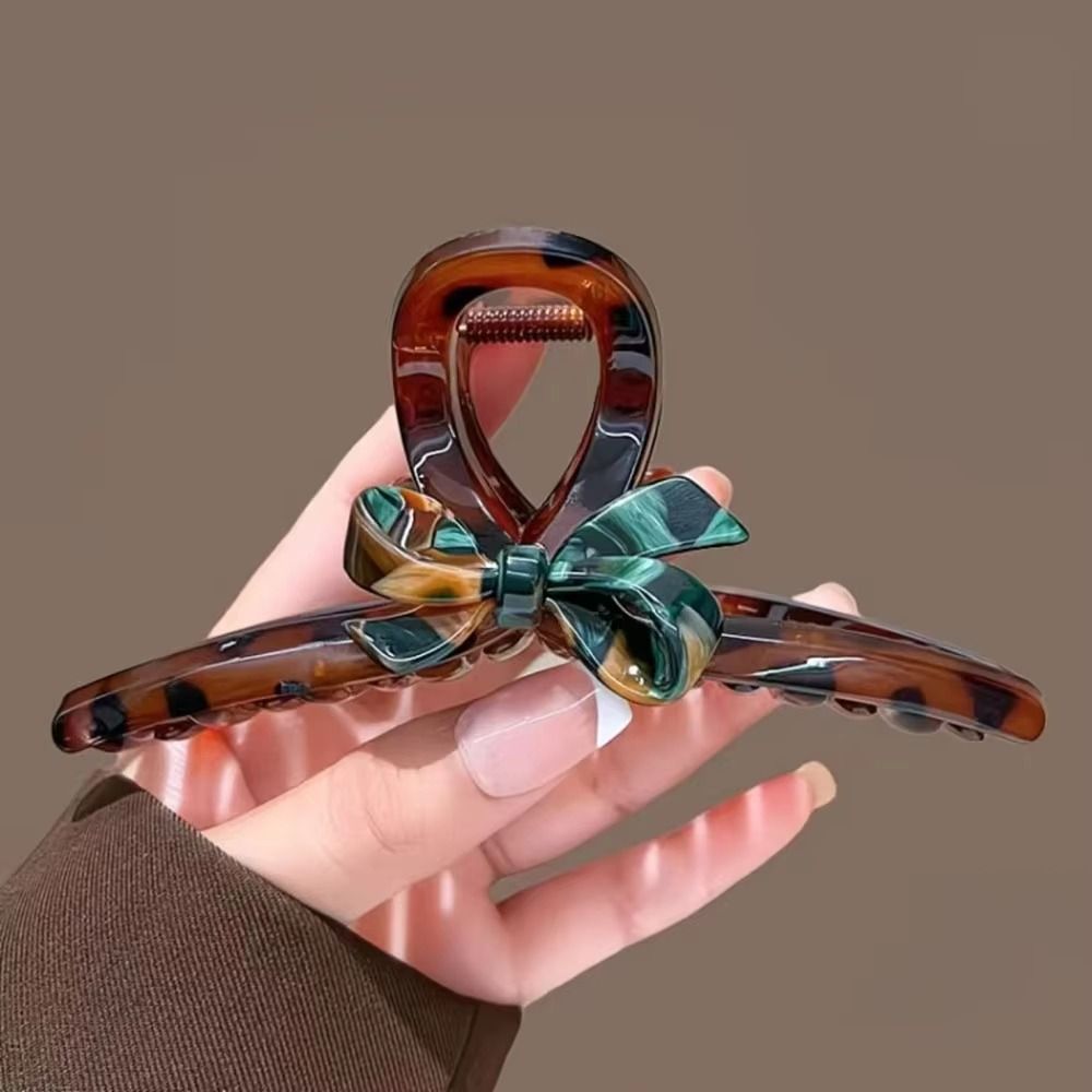 Photography Geometry - Fashion Acrylic Hair Claw Amber Hair